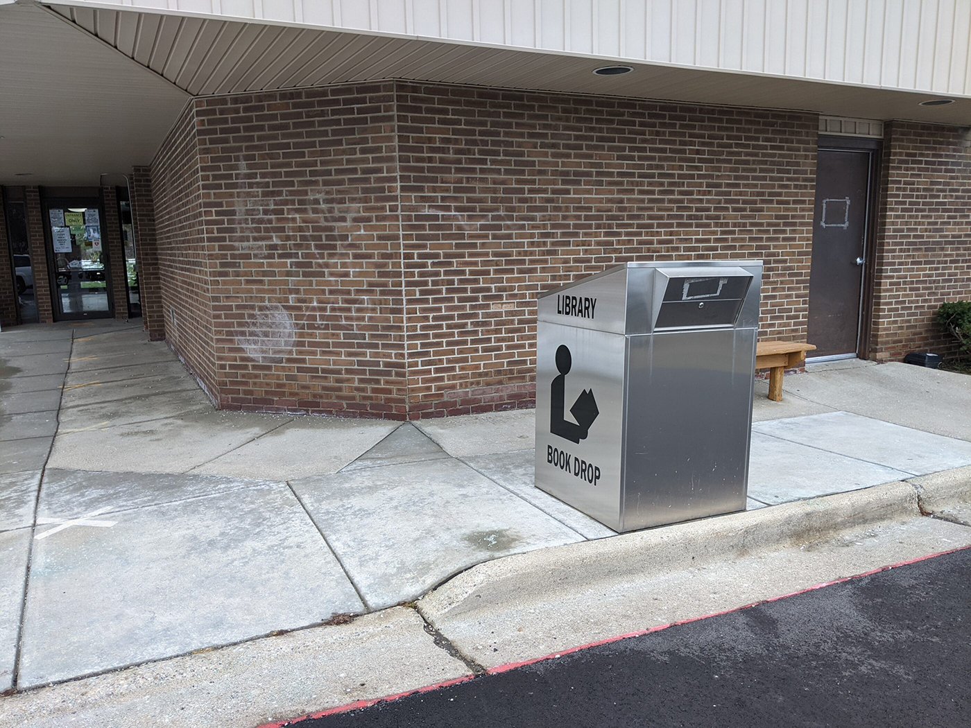The outside dropbox for the Baker Park Library